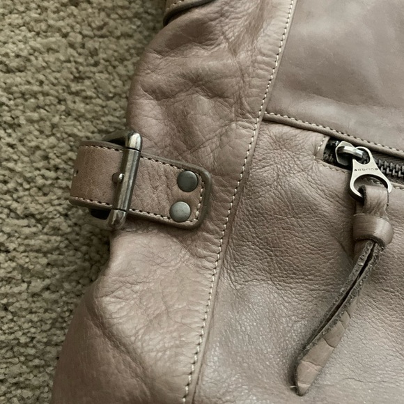 Italian Leather Messenger crossbody from Sabrina with dust cover - Picture 4 of 14